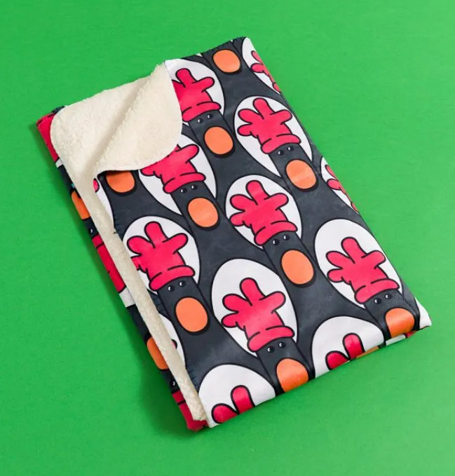 Wallace & Gromit Feathers McGraw Fleece Throw