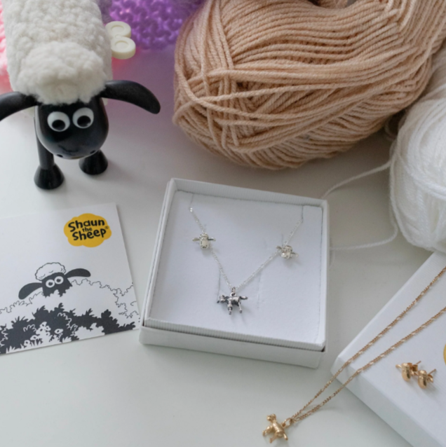 Shaun the Sheep 'A Close Shave' in a Jumper Necklace (Sterling Silver)