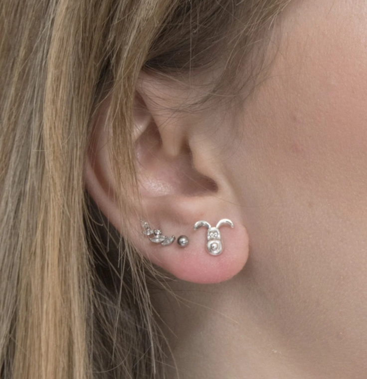 Gromit Stud Earrings (Sterling Silver)