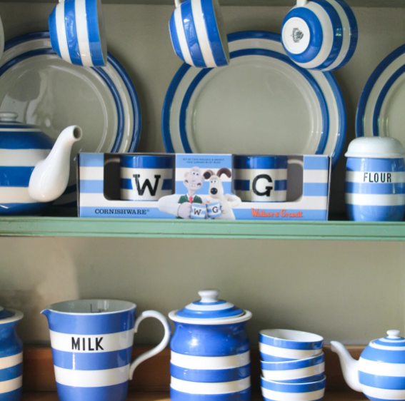 Set of Two Wallace & Gromit 10OZ Cornish Blue Mugs